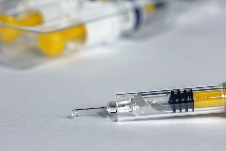 Informacja MZ „Szczepionki przeciw grypie dla personelu medycznego”